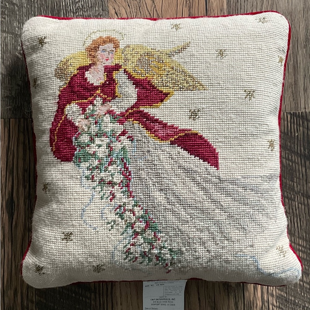 🎄‎ VTG ‘90’s Peking Red Wool Needlepoint Accent Pillow EUC Christmas Angel